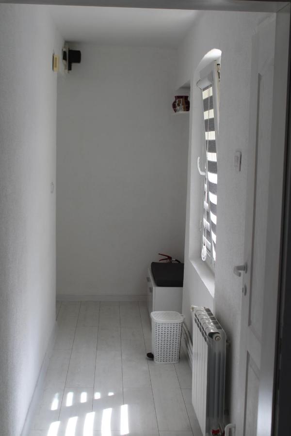 Red Apartment Sarajevo Luaran gambar